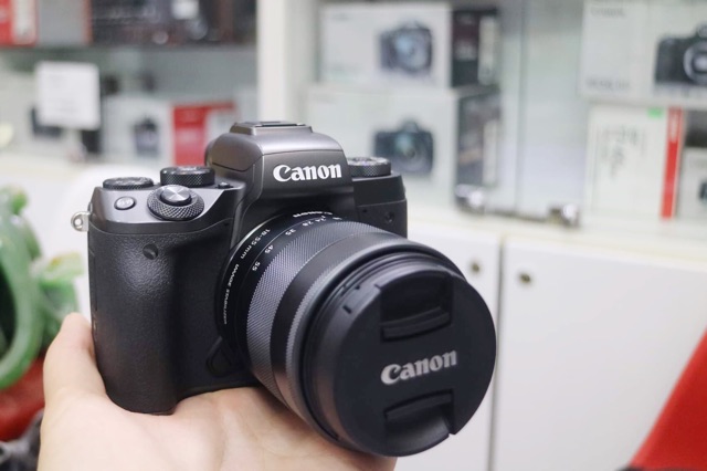 Máy ảnh Canon M5 cũ kèm lens 18-55 STM