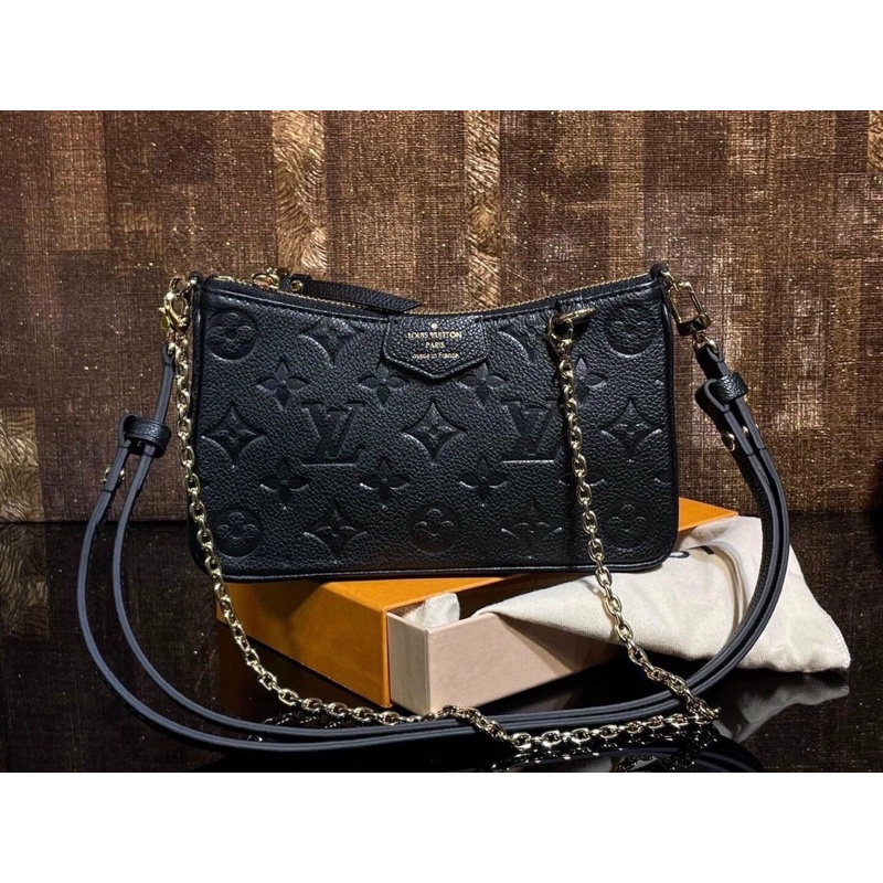 Túi lv kẹp nách có quai đeo