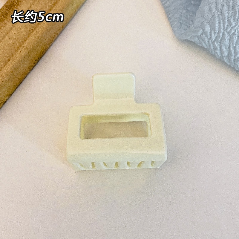 Kẹp tóc dạng hàm cá mập màu trắng sữa nhiều kiểu dáng tuỳ chọn phong cách Hàn Quốc đơn giản cho nữ