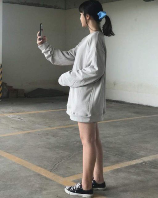 Sweater Xám Basic Tay Dài