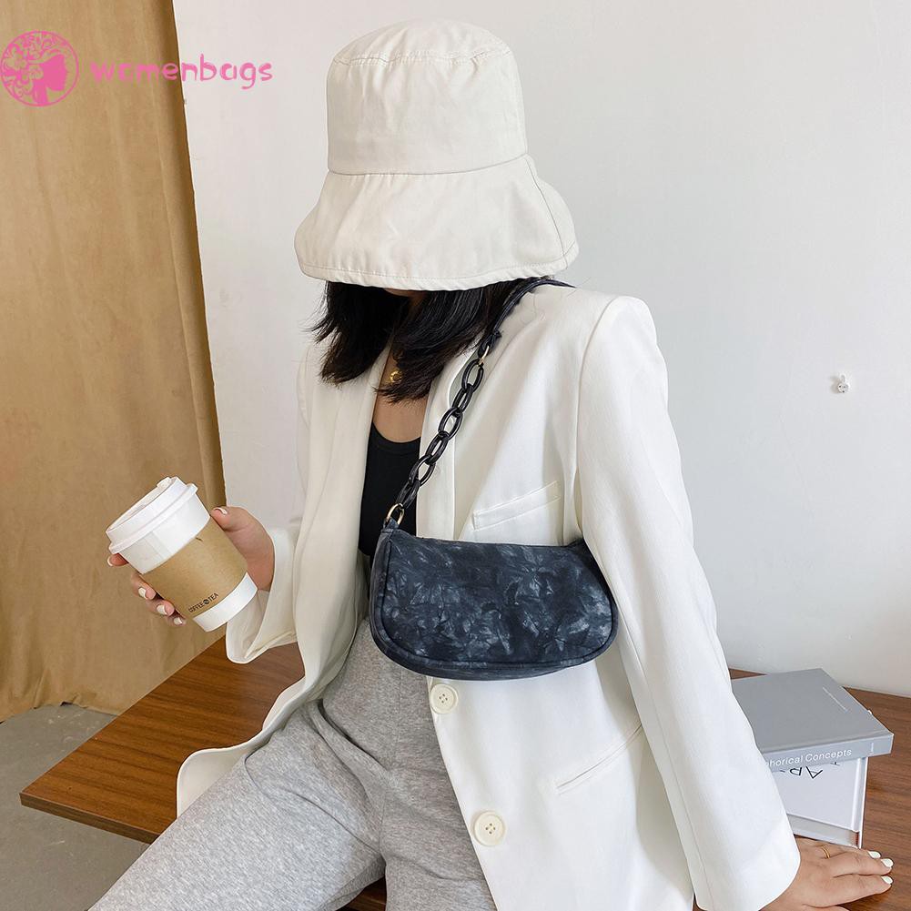 Túi đeo chéo họa tiết in màu loang hợp thời trang sành điệu | BigBuy360 - bigbuy360.vn