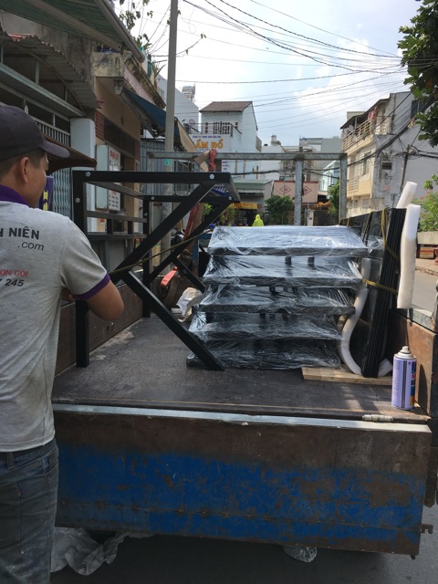 Bàn chân K cá tính Bàn làm việc chân chữ K