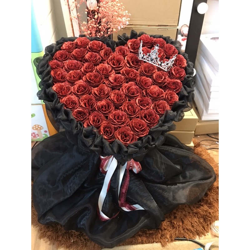 [Quà Valentine - Hot] Bó trái tim Nhũ 50 bông phối voan siêu to, cực xinh. Khách HN đặt qua Nowship nhận sau 1-2h