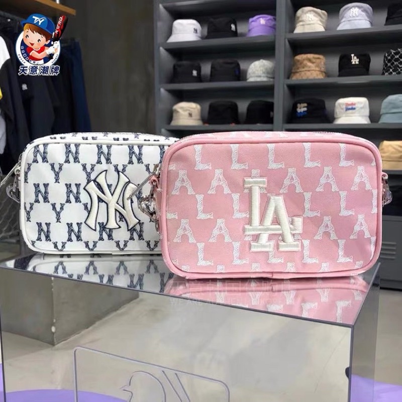 (ảnh thật) TÚI ĐEO CHÉO MONOGRAM CROSSBODY BAG WHITE/BLACK