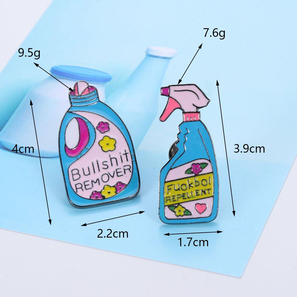Dụng Cụ Xịt Vệ Sinh Ghim Cài Áo Thiết Kế Ngộ Nghĩnh