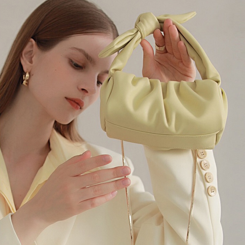 Túi đeo vai IELGY hình đám mây một bên vai phối dây xích dễ phối đồ cho nữ