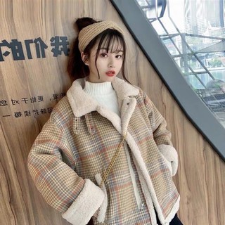 Áo khoác lông cừu kẻ sọc phong cách Hàn Quốc
