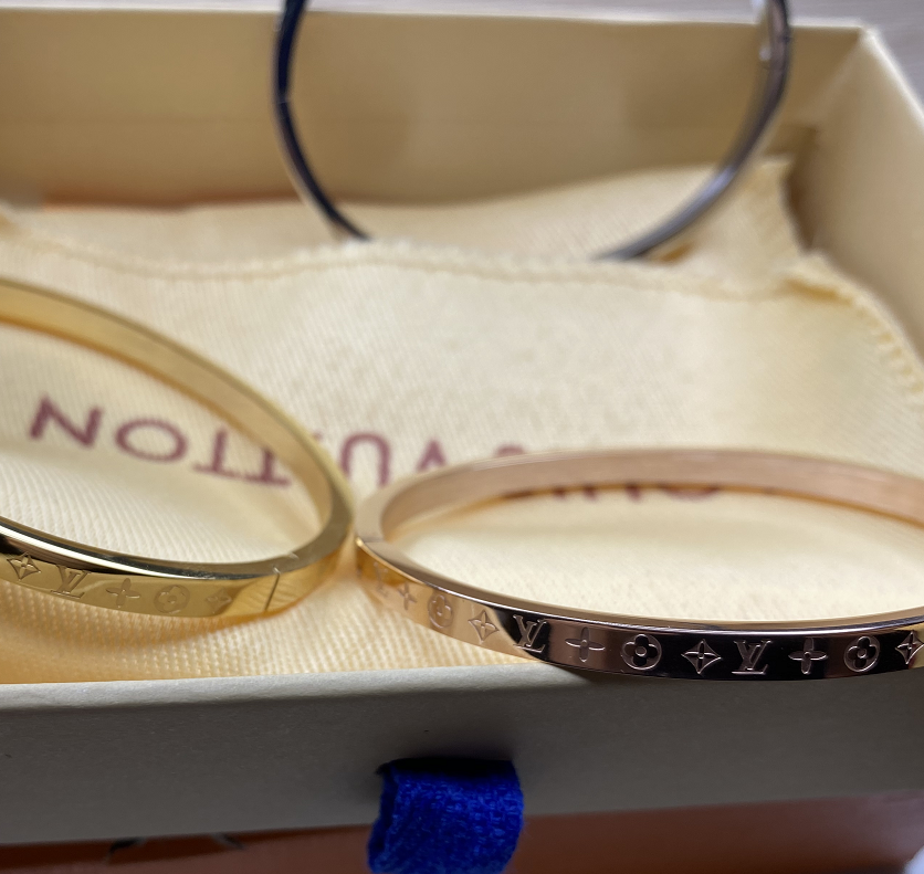 Khuy Măng Sét Kim Loại Mặt Khắc Chữ Thời Trang 2021 | BigBuy360 - bigbuy360.vn