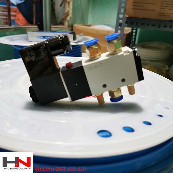 SALE Van điện từ khí nén - 4v210-08 có loại sịn đủ cút nối nhanh ống 8mm