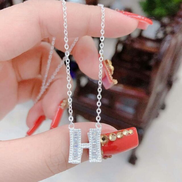 Dây Truyền Chữ Cái Có giấy của tiệm vàng