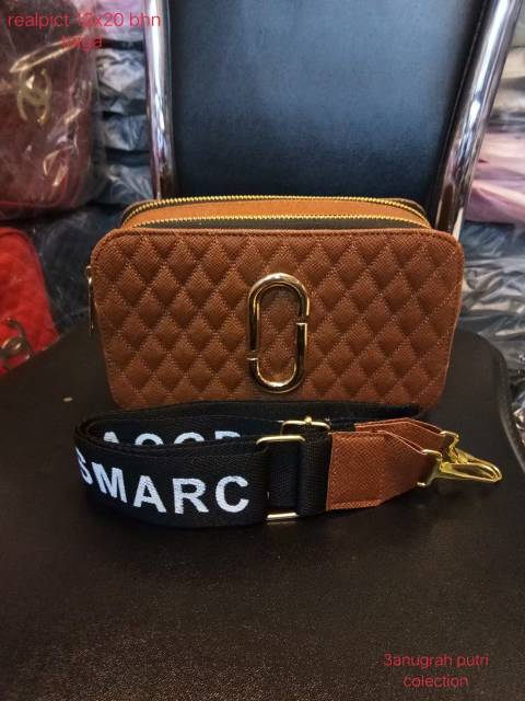 Giày Local Marc Jacob 1 Kiểu Dáng Trẻ Trung Năng Động