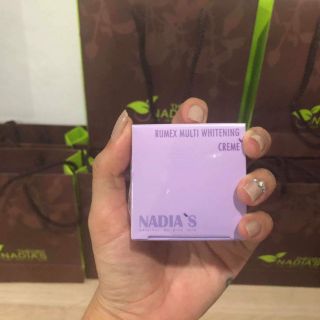 Kem duong da NADIA'S