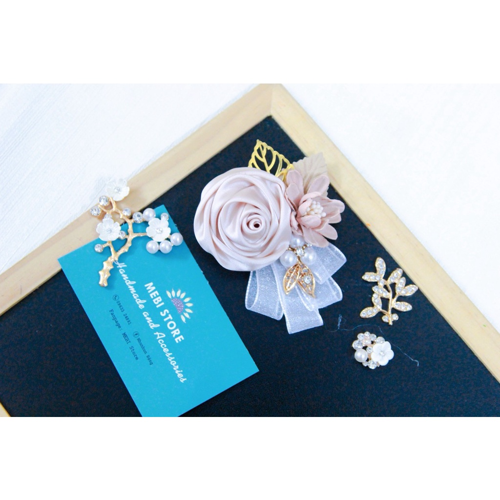 Hoa cài áo hồng cuộn kép nobox