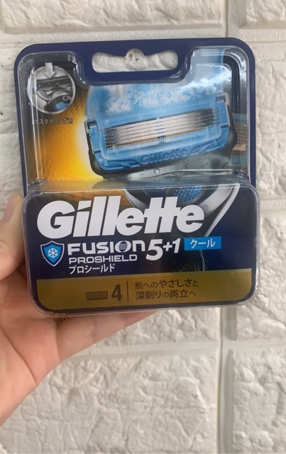 Vỉ 4 lưỡi dao cạo râu Gillette Fusion 5+1 Nhật bản