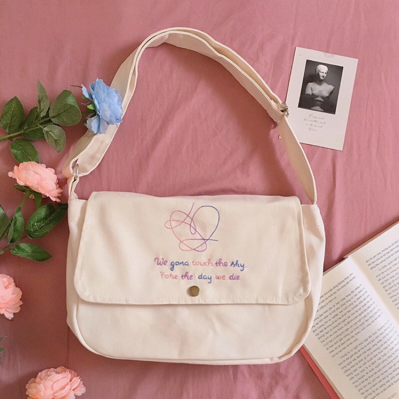 Túi vải canvas đeo chéo thêu tay bts phong cách unisex