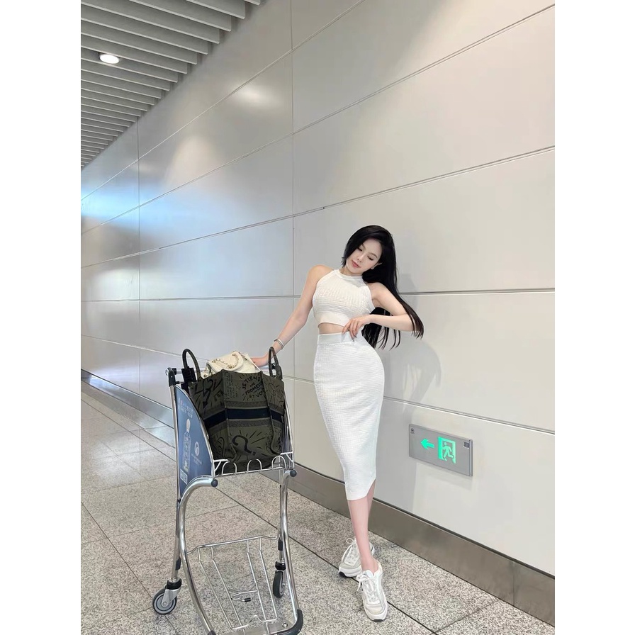 Set áo cổ yếm croptop ôm body tôn dáng trắng ba lỗ sát nách sexy kèm chân váy dài lưng cao ulzzang