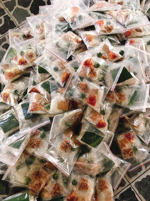 Bánh trắng phơi sương 1 bịch 110gram , muối nhuyễn, sate, tắc túi zip lẻ 11k!