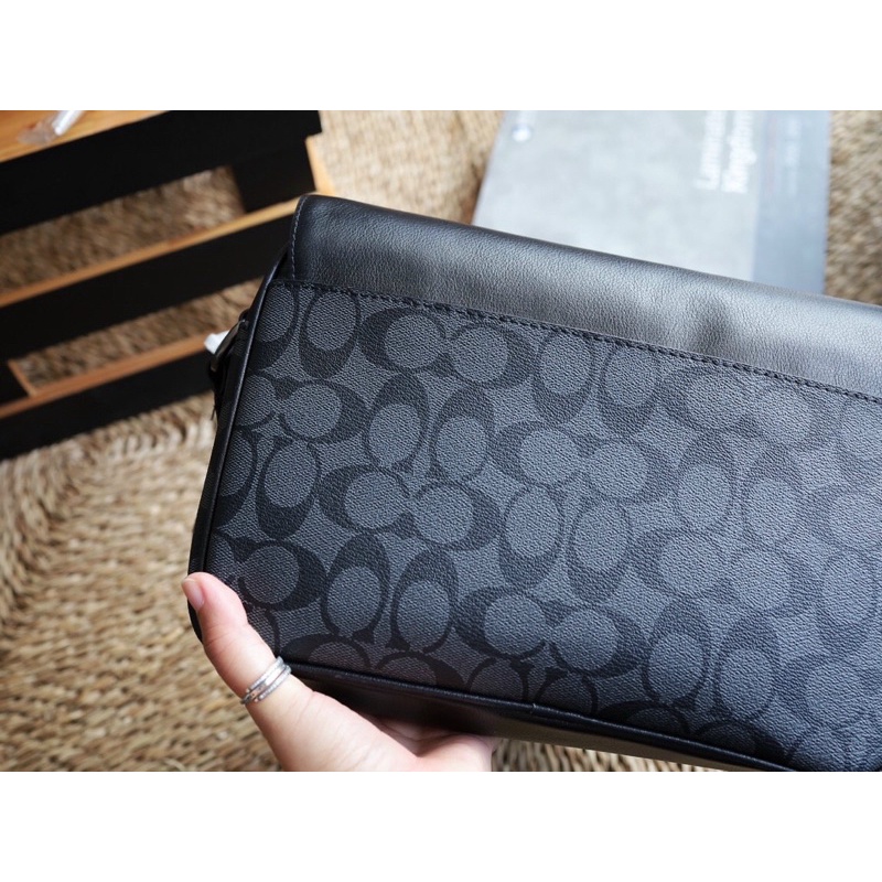 TÚI ĐEO CHÉO COACH TRACK