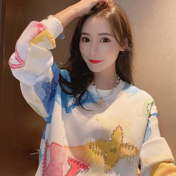 Áo sweater nhung dày đính đá màu nước phong cách mùa thu 2021