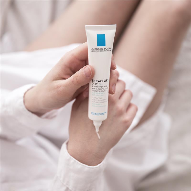 Combo La Roche Posay Kem Dưỡng Giảm Mụn Ngừa Thâm (Không Màu) 40ml + Xịt Khoáng 50g