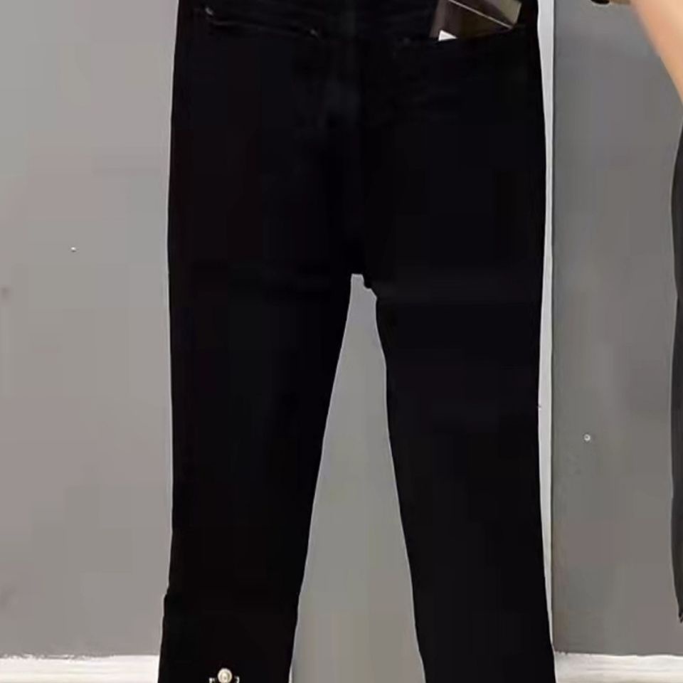 Quần dài ống xẻ dáng thẳng kiểu châu Âu mùa xuân 2022 giúp mảnh mai thon gọn và hút mắt