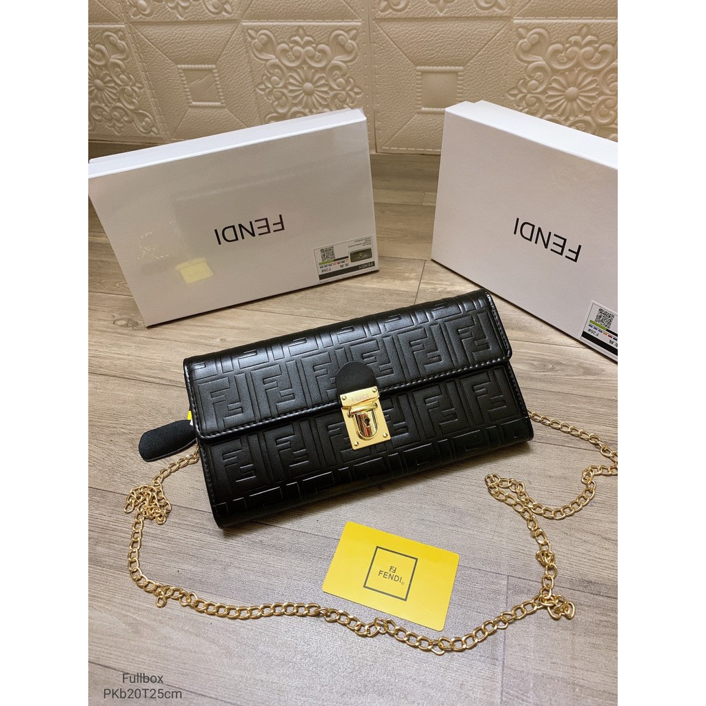 Clutch Fendi size 25cm fullbox