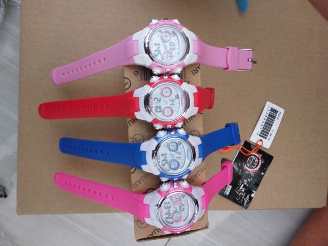 Đồng hồ điện tử trẻ em size 34mm | BigBuy360 - bigbuy360.vn