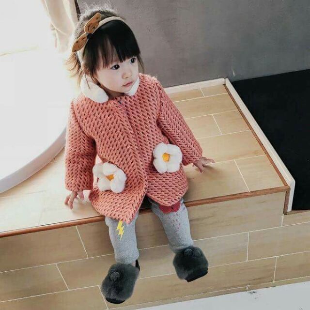 Áo dạ đính hoa cúc cho bé