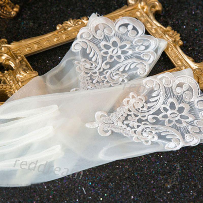 Găng tay phối ren thời trang thanh lịch cho cô dâu