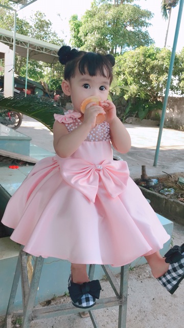 Váy công chúa màu hồng tôm nhạt