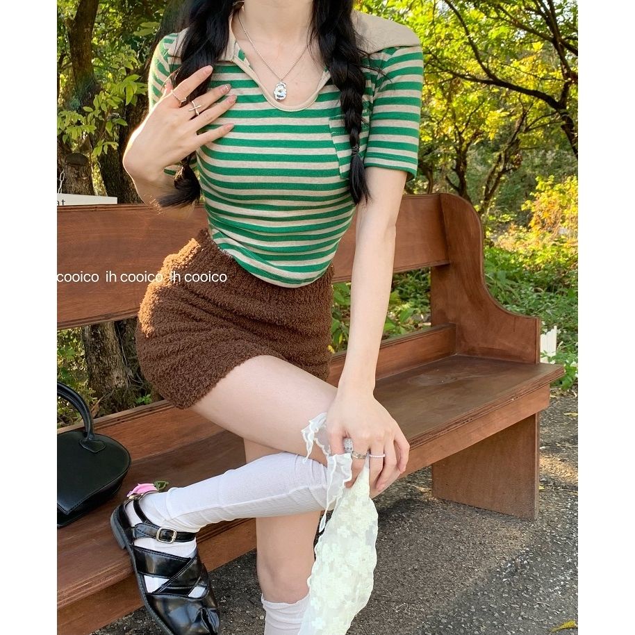 Áo Thun Croptop Ngắn Tay Cổ Chữ V Họa Tiết Kẻ Sọc Thời Trang Mùa Hè Dễ Phối Đồ Cho Nữ