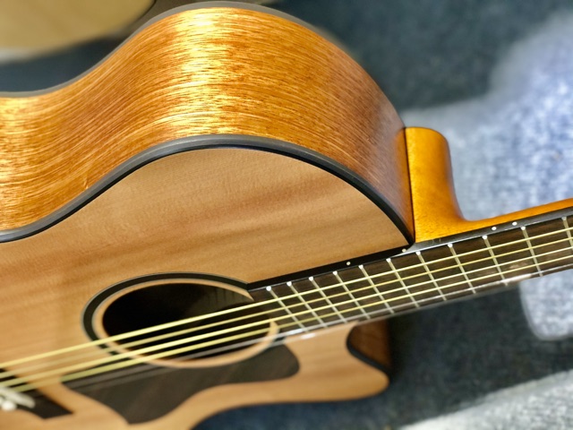 Thuận Guitar AT-02CX