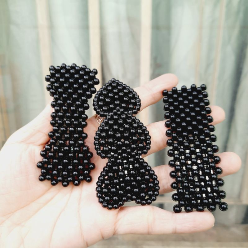 Kẹp bấm bẹt màu đen thời trang nữ