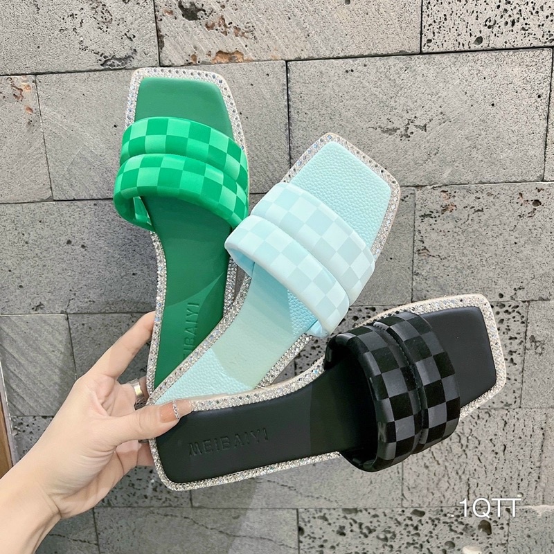 Dép phối caro viền đá