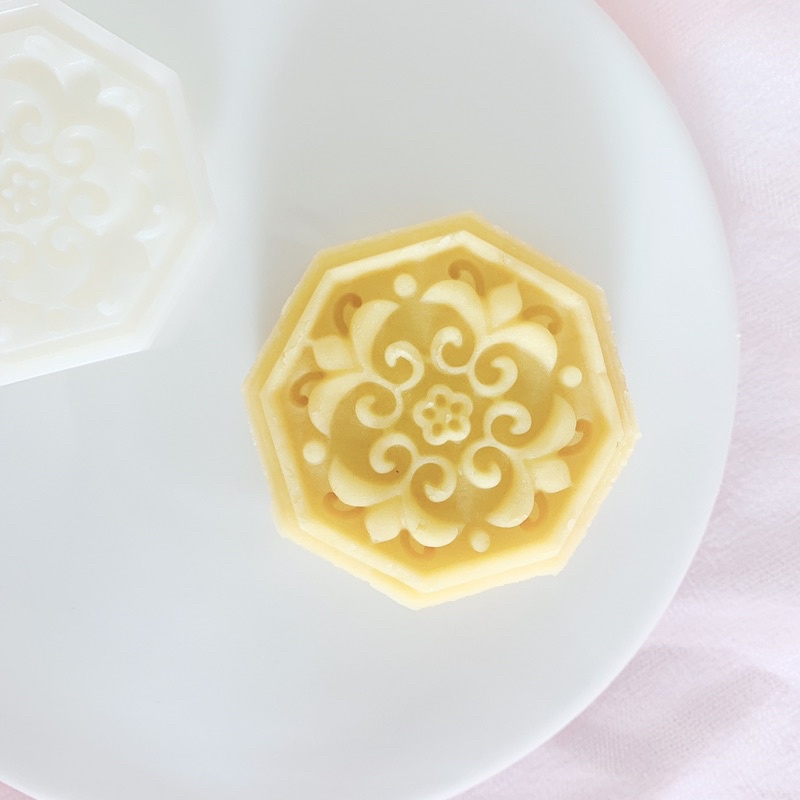 Khuôn trung thu lò xo mặt hoa văn 50g mẫu 303