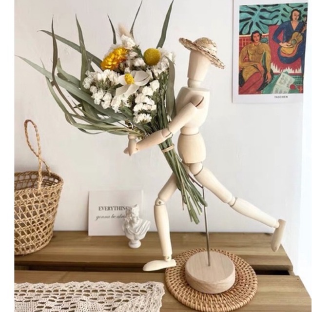 Lọ Hoa Người Gỗ Nhảy Múa Kèm Hoa Khô