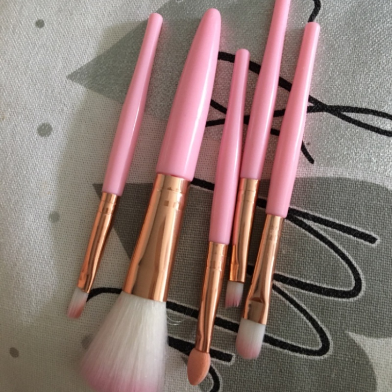 [Hàng mới về] Set 5 cọ trang điểm cầm tay màu hồng/đen mềm mại đa năng