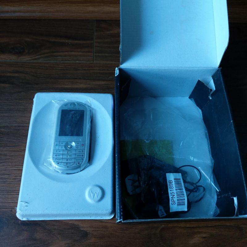 Điện thoại motorola rork e2 fullbox