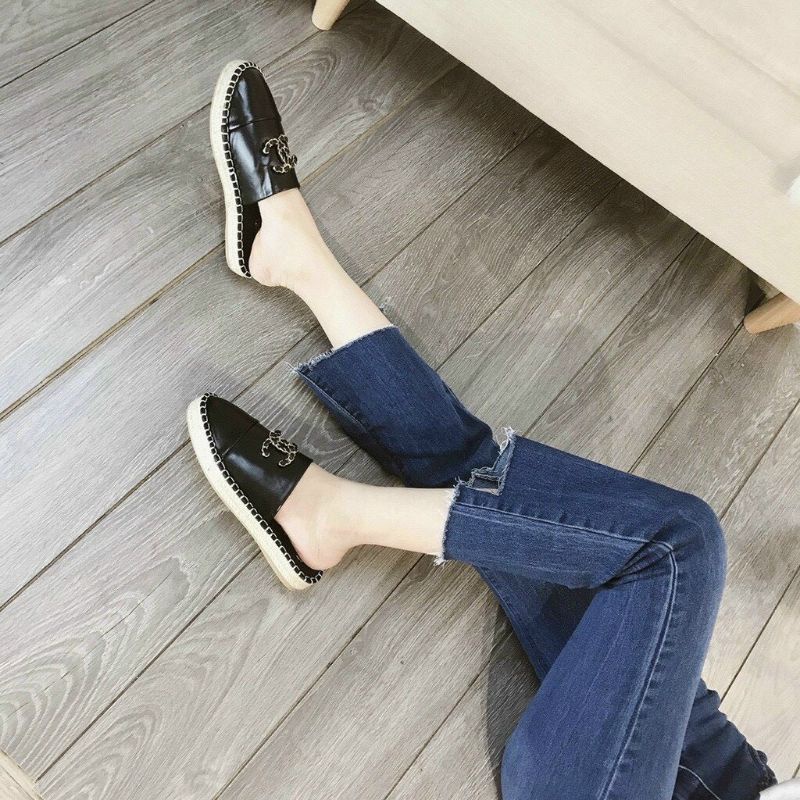 Sục êm chân sịn sò đế bằng