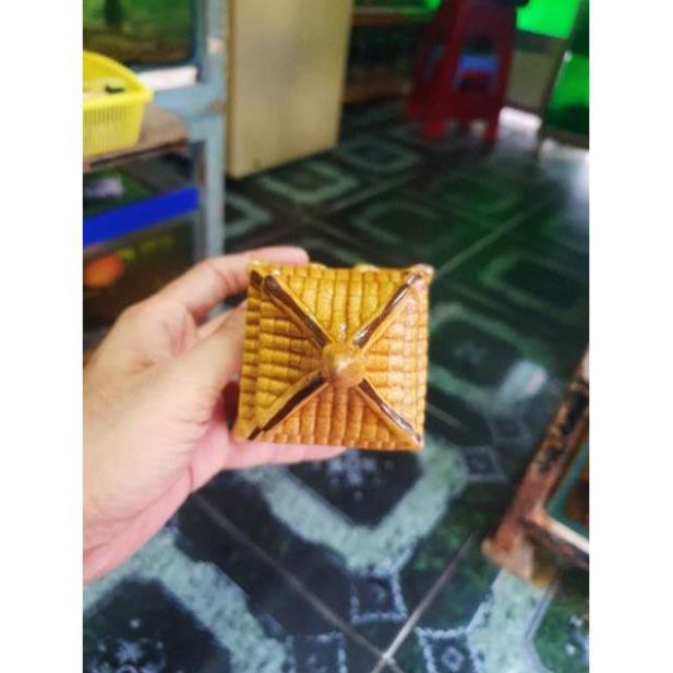 THÁP TRANG TRÍ HỒ CÁ