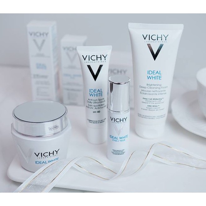 Sữa rửa mặt tạo bọt dưỡng trắng da Vichy Ideal White Brightening Deep Cleansing Foam 100ml