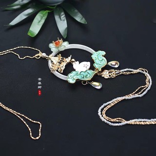 Ngọc bội tùy thân mây họa ánh trăng cho nữ