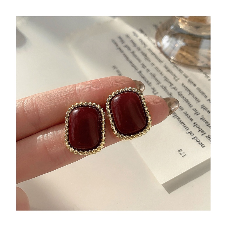 Khuyên tai màu rượu vang đỏ thời trang hàn quốc