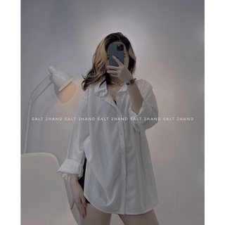 Áo sơ mi trắng đuôi cá form rộng oversize