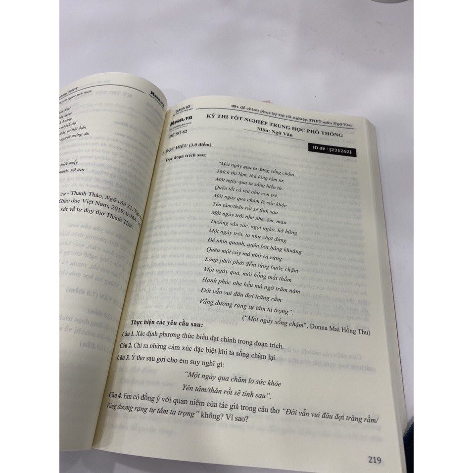 Sách id ngữ văn thầy Lượng ôn thi thpt quốc gia 2022, bộ đề minh hoạ môn ngữ văn lớp 12