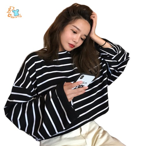 Áo thun dáng rộng tay dài kẻ sọc phong cách Hàn Quốc | BigBuy360 - bigbuy360.vn