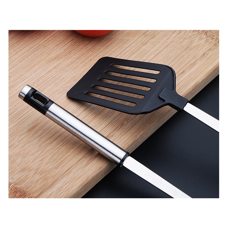 Xẻng lật thức ăn đồ chiên rán tiện lợi cán Inox IN68