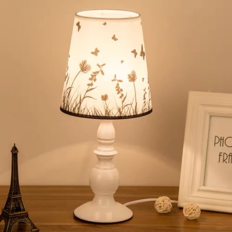 Đèn Bàn Giá rẻ Phong Cách Châu Âu  Tặng Miếnng Lót Đèn