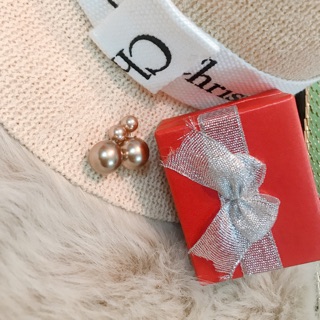 Bông tai Dior 2 đầu tròn