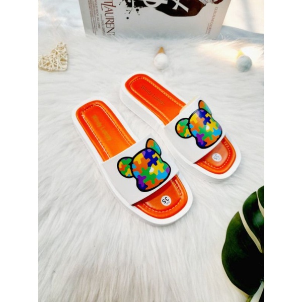 Dép Bánh Mỳ BearBrick Đủ Màu Đủ Size BearBrick.tron